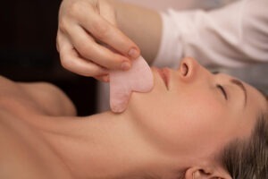 Gua sha - Heart - Rose quartz - A Pure Mind